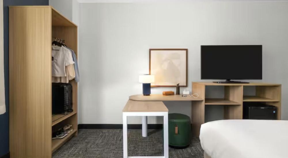 Spark by Hilton Charlotte Airport North